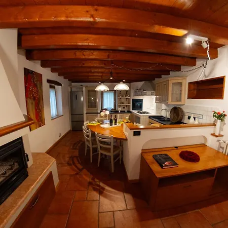 La Valle Dei Laghi Apartment