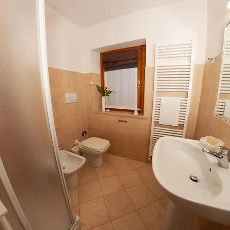 La Valle Dei Laghi Apartment *